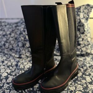 Brand New!! Never used!! Winter boots!!